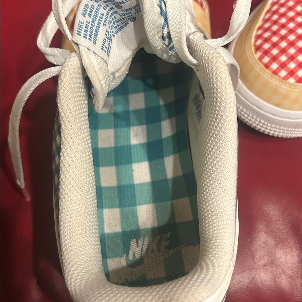 WOMEN'S NIKE Gingham Sneakers 9.5 - Picture 4 of 5